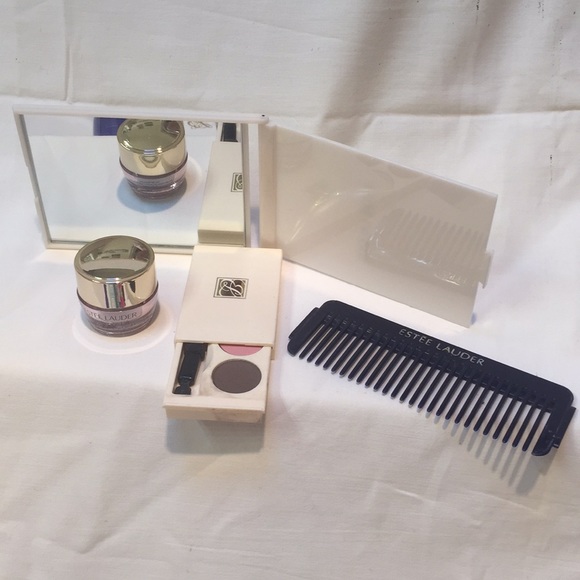 Estée Lauder Makeup Set - Picture 5 of 7